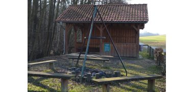 Zu sehen ist der Grillplatz im Ortsteil Obernhain.