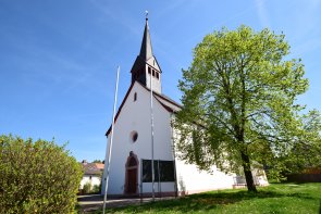 Zu sehen ist die katholische Kirche "St. Michael" in Wehrheim