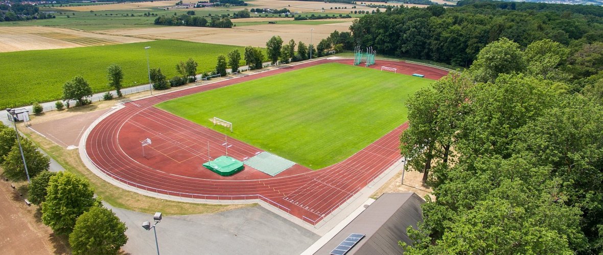 Das Foto zeigt die  Sportanlage Am Oberloh von oben.