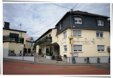 Außenansicht des Gasthofs Engel in Obernhain.