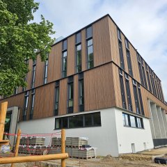 Tag 1, Besuch im Apfeldorf