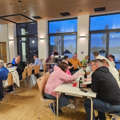 Tag 1, Besuch im Apfeldorf