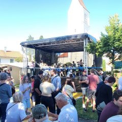 Tag 2, Besuch im Apfeldorf